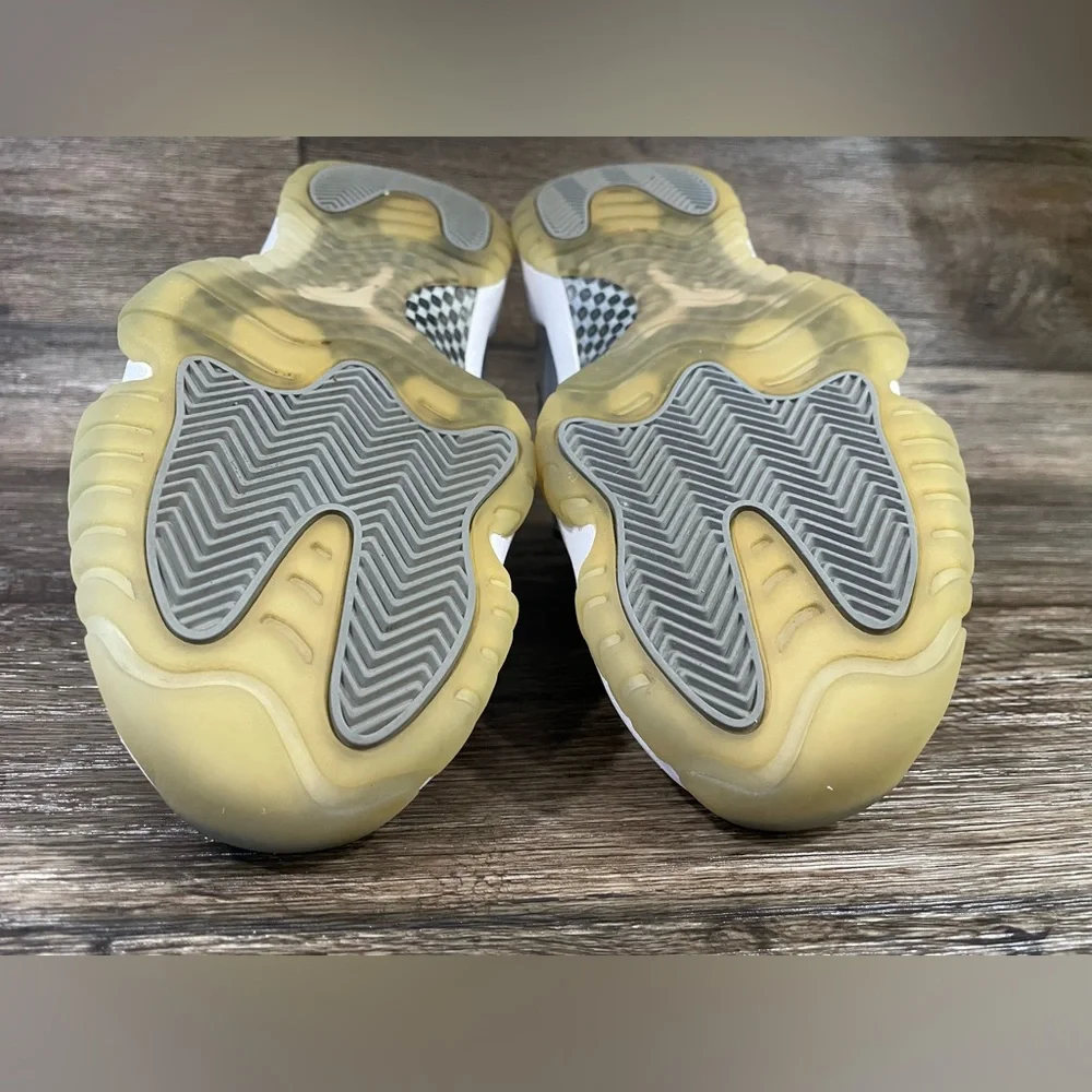 Nike Air Jordan 11 XI Retro Low Gray Men’s Sz‎ 8.5